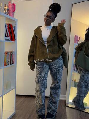 A post by @hbelllla on TikTok caption: Daily 05 | study/chill university fit of the day 👩🏽‍💻#fyp #ootw 