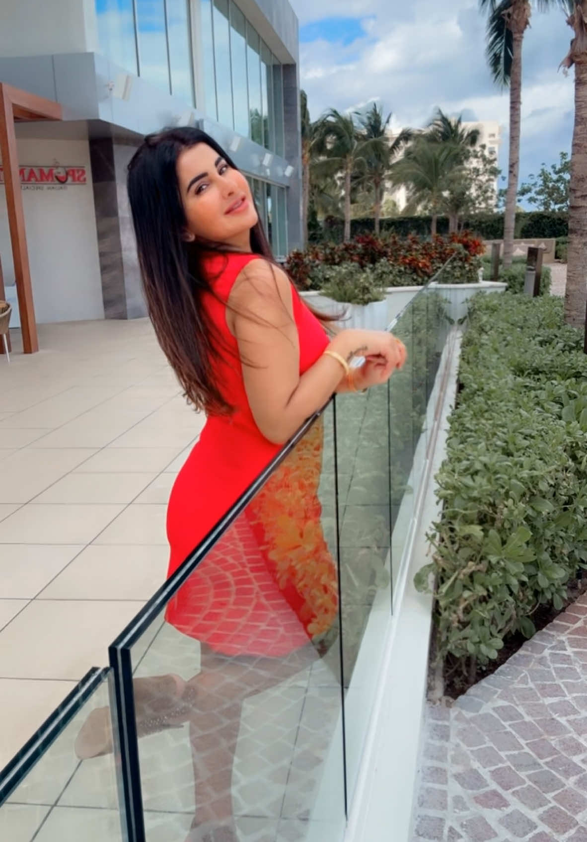 A post by @meetiikalherr on TikTok caption: 👸❤️ #meetiikalher #fyp #miami 