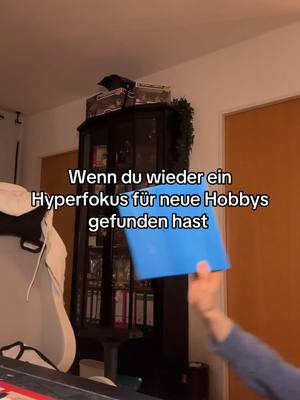 A post by @nikenaemi on TikTok caption: Und welches Hobby / Material liegt jetzt so bei euch in der Ecke, nachdem man Unmengen an Geld dafür ausgegeben hat? Wünsche euch ein entspannten Tag leude ✨##adhs##adhserwachsene##MentalHealth##fy##fyp