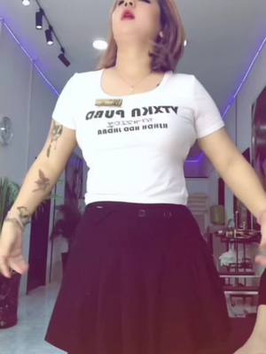 A post by @ayemyatshwezin465 on TikTok caption: #tiktok #foryou #ရွှေကုက္ကိုလ်မြိုင် #ဒါဘဲတတ်နေလို့😁 