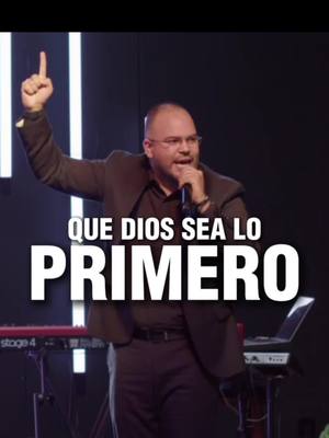 A post by @juanpablolerman on TikTok caption: TODO CAMBIA cuando pones a Dios en el primer lugar! 🥇 . . . . Corre a ver la nueva prédica en nuestro canal de YouTube/Juan Pablo Lerman/APRENDE A PONER A DIOS PRIMERO 👆🏻