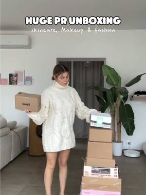 A post by @romy on TikTok caption: Huge unboxing 💌 produits offerts 