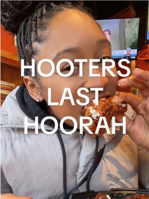 A post by @santanakeish on TikTok caption: LMAO I forgot to post this 😅 drfats be boomin!!!! #eatwithkeish #dmveatswithkeish #foodontiktok #foodcontentcreator #chickenwings #wings #hooters 