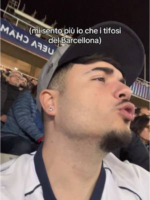 A post by @sonokekkosarnataro_ on TikTok caption: in questo stadio non esultano, non fanno niente… TIFO ITALIANO>>>