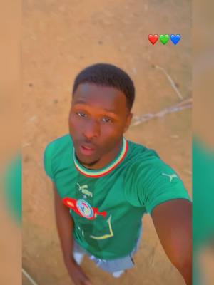 A post by @d_yacoub223 on TikTok caption: #malien🇲🇱🇺🇸 la vie réal 🙌💸