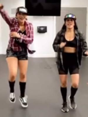 A post by @janadasilva7 on TikTok caption: ✨…….Bailalo 🔥….. #merengue #fyp #zumba 