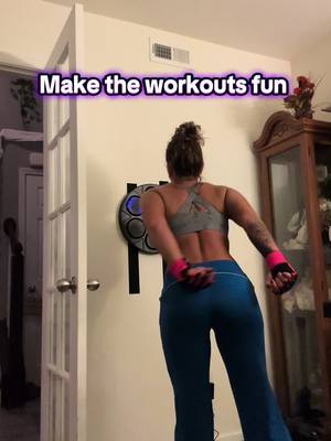 A post by @dleonard2126 on TikTok caption: #homeworkout #fypシ #funworkouts #workoutroutine #womenwhoworkout 