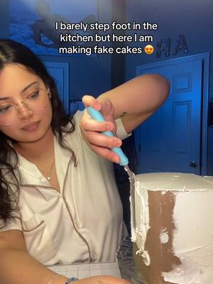 A post by @advbellearts on TikTok caption: I ate but not really cus its fake 😩 #advbellearts #fakecake #fakecaketutorial 