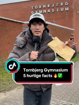 A post by @sneakerzone.dk on TikTok caption: Skriv din skole i kommentaren! 🎓 #sneakerzonedvs 