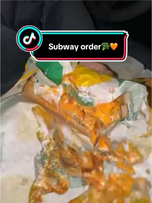 A post by @biin_khaled on TikTok caption: Subway trend  الطلب : خبز اسمر - تركي - ترياكشي تشكن - نوعين جبنة - كل الخضار ما عدى الذرة - كل الصوصات  الموجودة 🧨 #الرياض #بوخالد #بوخالد_ياكل 