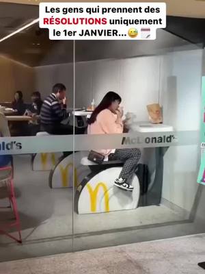 A post by @clara.growth on TikTok caption: 🍔 🤣 