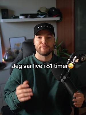 A post by @simonkleiveland on TikTok caption: Jeg er live på Tik Tok imorgen kl 15 helt til tiden går ut 🤠👍🏼 Er noen gira?