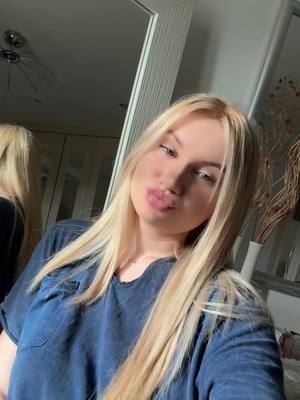 A post by @andreea_botan on TikTok caption: #viral 