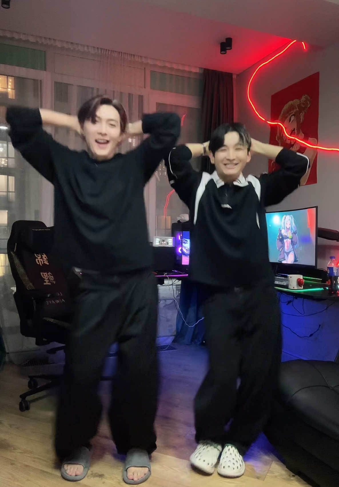 A post by @rendi_popping on TikTok caption: idi nahui 💃🏻