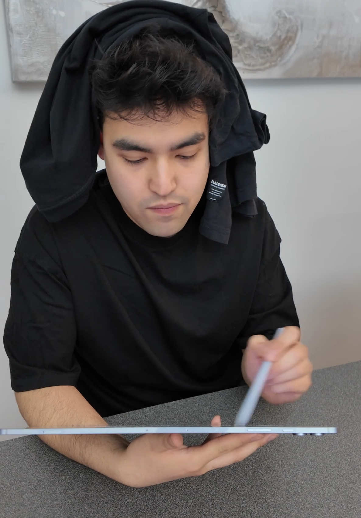 A post by @fittihollywood on TikTok caption: Anzeige - Wer kennts? Was habt ihr für Vorsätze & was hilft euch beim umsetzen eurer Ziele? @SamsungDeutschland  #celebrAItingwithSamsung #withGalaxy #GalaxyAI #GalaxyTabS10 Ultra 