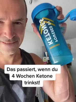 A post by @levelupyourbody on TikTok caption: 🚀 Das passiert, wenn du 4 Wochen lang Ketone trinkst… 🚀 Die meisten Menschen kämpfen mit Energieeinbrüchen, Heißhunger und schlechter Fettverbrennung. Warum? Weil ihr Körper ständig nach Zucker schreit. Aber wenn du 4 Wochen lang Ketone trinkst, passiert Folgendes: 🔥 Konstante Energie – Kein Mittagstief mehr. Dein Gehirn läuft auf Hochtouren, weil es Ketone als Treibstoff nutzt. 🔥 Weniger Heißhunger – Dein Blutzucker bleibt stabil. Die ständigen Gelüste? Weg. 🔥 Schnellere Fettverbrennung – Dein Körper wechselt in den „Fat-Burning-Mode“ und nutzt gespeichertes Fett als Energiequelle. 🔥 Bessere mentale Klarheit – Kein Brain Fog mehr. Du fühlst dich fokussierter als je zuvor. 🔥 Stabile Laune – Schluss mit Stimmungsschwankungen durch Blutzucker-Crashs. 💡 4 Wochen – und dein Körper arbeitet für dich, nicht gegen dich. 🔥 Willst du das testen? Schreib "KETONE" in die Kommentare und ich schicke dir die Details! 👇