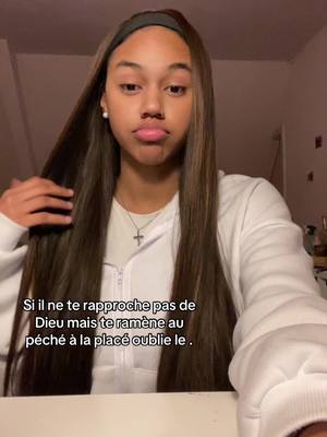 A post by @anaissss_.mr on TikTok caption: C’est pas le bon .#tiktokviral#devinelapersonne#tiktokchretien 