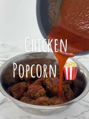 A post by @mehdi.kitchen on TikTok caption: Chicken popcorn épicé 🌶  📜 Ingrédients :    Marinade  1 blanc de poulet,1cc de sel, 1cc de poivre,1cc de mélange d’épices ,100g de farine,50ml d’eau  Enrobage  300g de panko ,1 cc de sel, 1 cc de poivre ,1 cc de mélange d’épices  Sauce   1 cs de beurre ,2 cs de sauce sriracha ,1 cs de sauce soja salée ,1 cc de flocons de piment #chicken #chickenpopcorn #popcorn #spicychicken #poulet #pouletfrit #hfc #crispy #crunchy #newtrend 