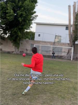 A post by @profecrisgm on TikTok caption: Hace algunos ayeres 🥴 #fyp #Viral #fouryou #futbol 