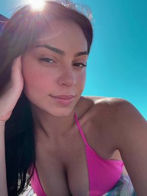 A post by @buffalowheatthins on TikTok caption: #beachday 