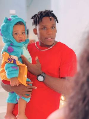 A post by @deibyruiz on TikTok caption: Problemas de una pareja con hijo pt 1 (La pañalera) 😂