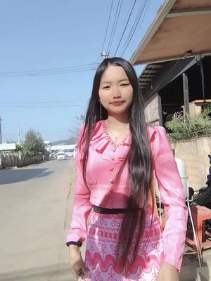 A post by @thandar1172004 on TikTok caption: #f #f#ရှင်တို့ရဲ့အကြည်ဓာတ်လေး🤭🌻✨