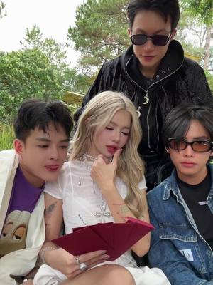 A post by @ciin on TikTok caption: 🧧A cộng lì xì cho mấy bèo Mộng Quyên @Noóng Riin, Thanh Thanh @Cao Thach, Kiều Loan @KIMLONG 🌸