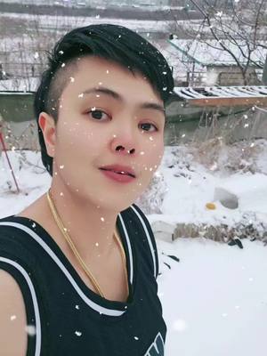 A post by @namtom_1989 on TikTok caption: -11เอง☃️ไม่หนาวเลยเนาะ🥶#🏳‍🌈 @💗Ⓜⓤⓚⓘⓔ💗 #คิดถึงคนไกล #รักทางไกล #เทรนด์วันนี้้ #หิมะ31/1/2025