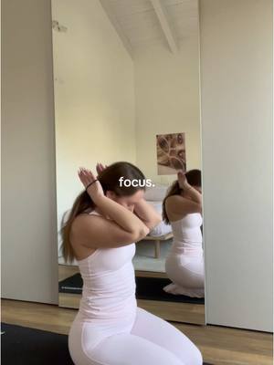 A post by @christianaciampi on TikTok caption: focus focus 🧇🧘🏼‍♀️ #health #Lifestyle #workout #food 