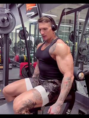 A post by @fitness_life_fitness on TikTok caption: Arms Workout 💪🏼 Read captions 👇 Transform your body in 8 weeks with our Ultimate Shred Workout Program! 💪 Plus, get exclusive bonuses to supercharge your results. More details: link in my bio! ⬆️ #arms #workoutplan #sports #GymTok #gymmotivation #fitness #workout  #viralvideo #viral #bodybuilding #bodybuilder #usa🇺🇸 #canada🇨🇦 #america #europe #england #usa_tiktok