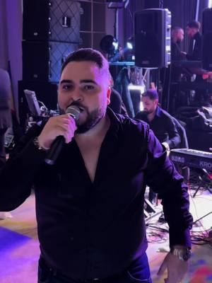 A post by @crewetzelevents on TikTok caption: @SHAOR MUSIC @BETO ADAM ✨ #crewetzelevents #crewetzel #crewy #crewe #crw #shaormusic #shaor #shr 