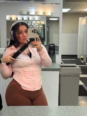 A post by @mimi199985 on TikTok caption: #fyp #parati #viraltiktok #gymgirl 