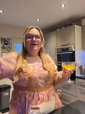 A post by @chloekentfromkent on TikTok caption: Wish me luck for part 2… I cba #fyp #baking #bakingwithchlo #tottenhamcake 