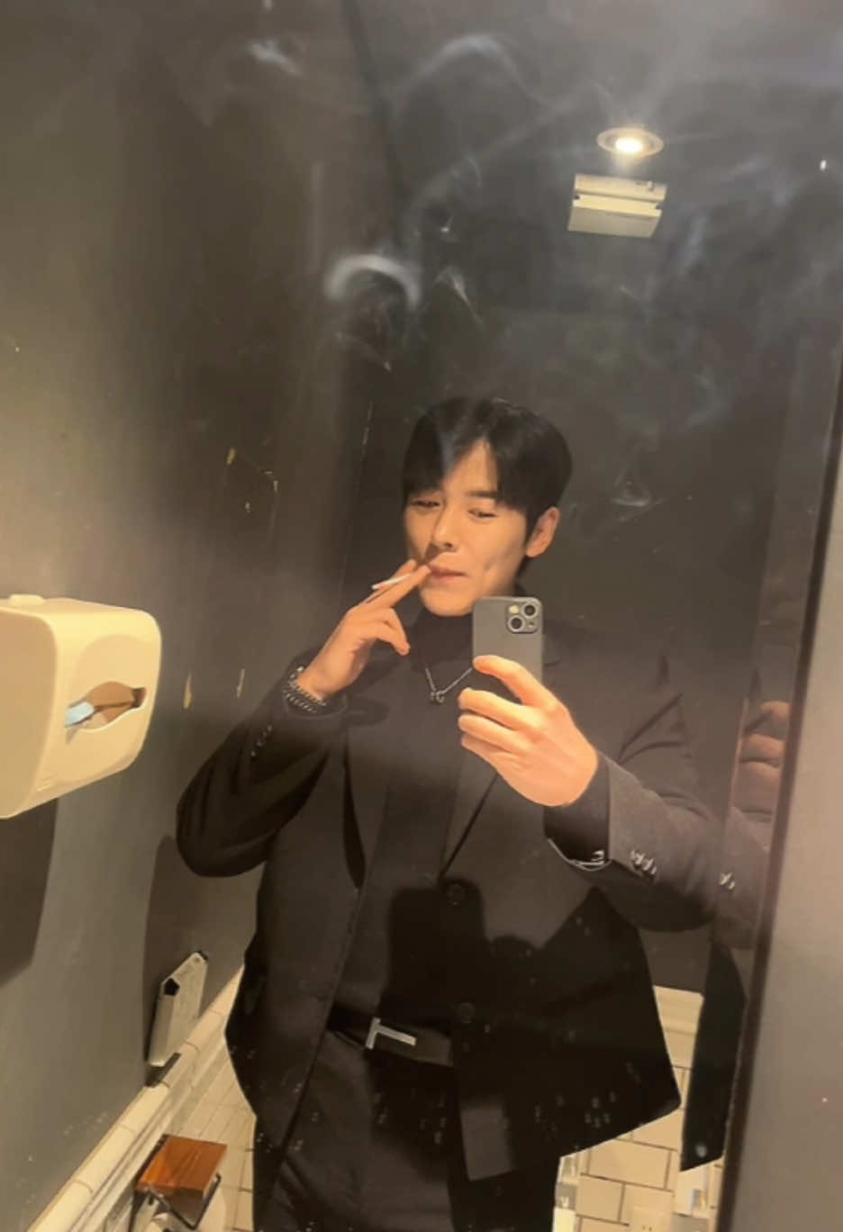 A post by @no_hbin on TikTok caption: see you soon✋#틱톡리이브 
