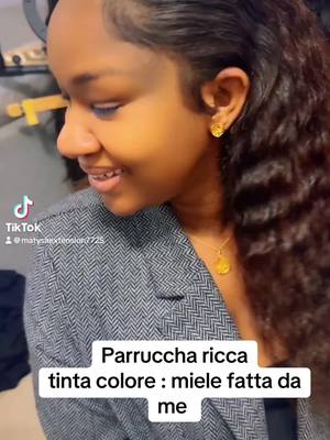 A post by @matysaextension7725 on TikTok caption: #paruccha#capelli#ricci#extesnion#fisaggio#babayhair 