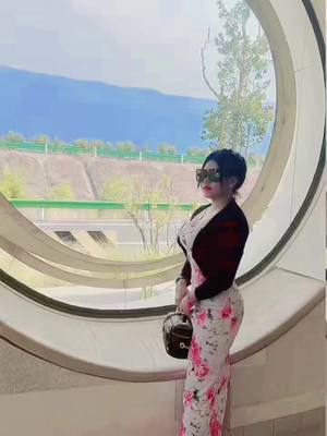 A post by @limasanti2 on TikTok caption: #CapCut #viralvideo #viraltiktok #fyp #trend #onvaccationmode #onthisday 🫠🩷🫶