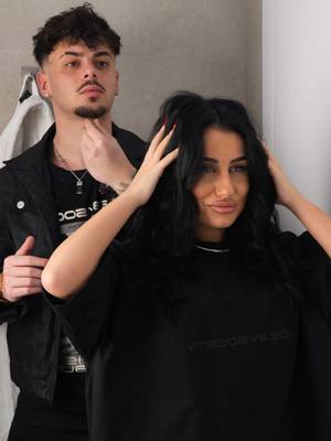 A post by @virgilthebarber on TikTok caption: O zi din viața lor, un look perfect cu VERO! ✨ Rebecca & Antoni îți arată cum își încep ziua și de ce produsele Vero sunt nelipsite din rutina lor! 💛 #VeroHairCar