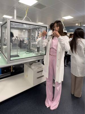 A post by @darianrojasc on TikTok caption: LABORATORIO DE @L’Oréal Paris <3 #WorthIt 