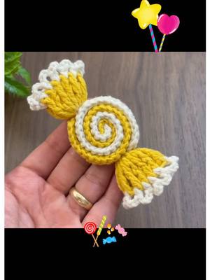 A post by @nanymanualidades10000000 on TikTok caption: ¿Tú ya tienes tus dulces para regalar este 14 de febrero? Aprende  a tejer con crochet #2025 #manualidades #parati #crochet #tejer #regalos #Love #amor