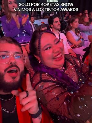 A post by @aldomirandar on TikTok caption: APLAUDAN ENVIDIOSAS!!!!!! @Koketas Show @Herly RG  #KoketasShow #TiktokAwards2025