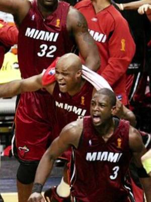 A post by @tiktokyoungboss on TikTok caption: Antoine Walker says that during the Miami Heat’s 2006 championship season 🏆, Shaq and D-Wade ran the court 🏀, but he ran the nightlife 🍾—while still being the team’s third-leading scorer. 🔥 #antoinewalker #NBA #miamiheat #nbachampions @Anthony Holt @We Got a Story to Tell Podcast  