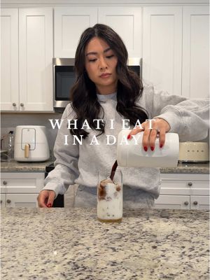 A post by @stephinguyen on TikTok caption: what I eat in a day ☁️🍯🧸✨ ib: @Meg #whatieatinaday #mealideas #fulldayofeating #healthyrecipes #asmrsounds 