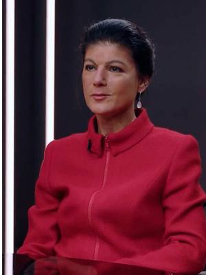 A post by @sahra.wagenknecht on TikTok caption: Wenn wir den Kontrollverlust bei der Migration nicht beenden, wird die AfD noch stärker werden. #bsw #wagenknecht #spiegel #interview #migration