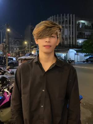 A post by @eang_19000 on TikTok caption: 1:00 AM Wo eh eh eh eh #បងអៀង #fyp @CushionHang6in1 