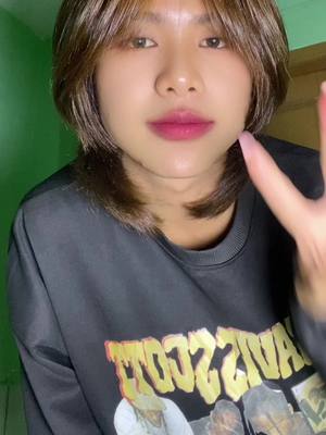 A post by @takhitnay261 on TikTok caption: တူး​ပ်ို့တူးပို့😂