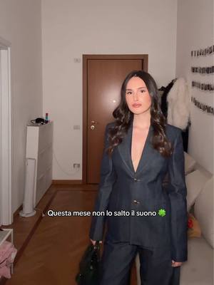 A post by @sofiadallerive on TikTok caption: FINALMENTE È FINITO GENNAIO!!!!