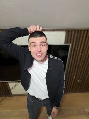 A post by @leviidesni on TikTok caption: Mozda se i ostvari #viral #fyp 