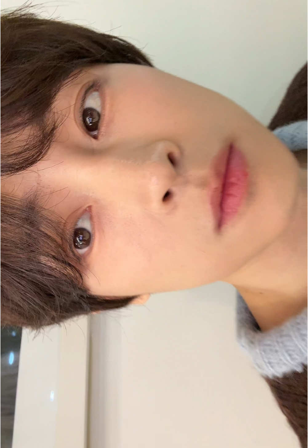 A post by @karam_0628 on TikTok caption: 😘🔫 #fyp #추천 