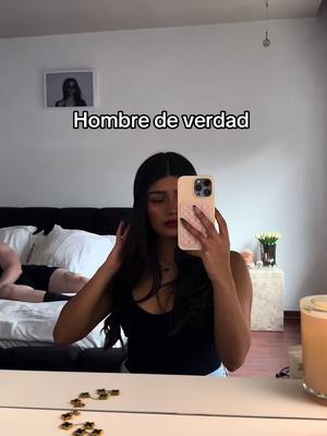 A post by @chrisrenaudd on TikTok caption: Así se debería ver el explore de tu hombre! #fyp 