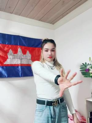 A post by @ahpovsolo09solo on TikTok caption: #fypシ゚viral ចាប់អ្នកមើលដាក់ក្នុងបេះដូង❤️